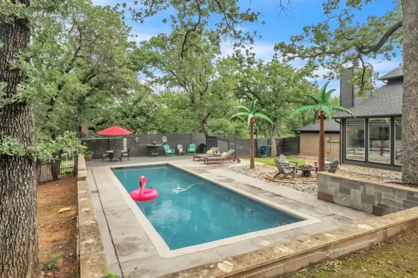 900 E Pioneer Circle, Argyle, TX 76226