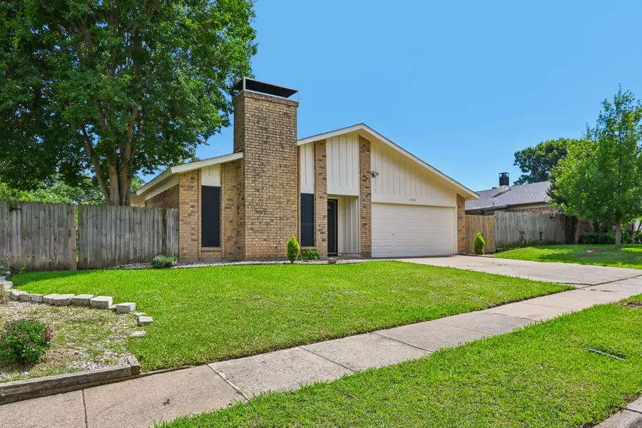 3704 Fort Hunt Drive, Arlington, TX 76016 - #3
