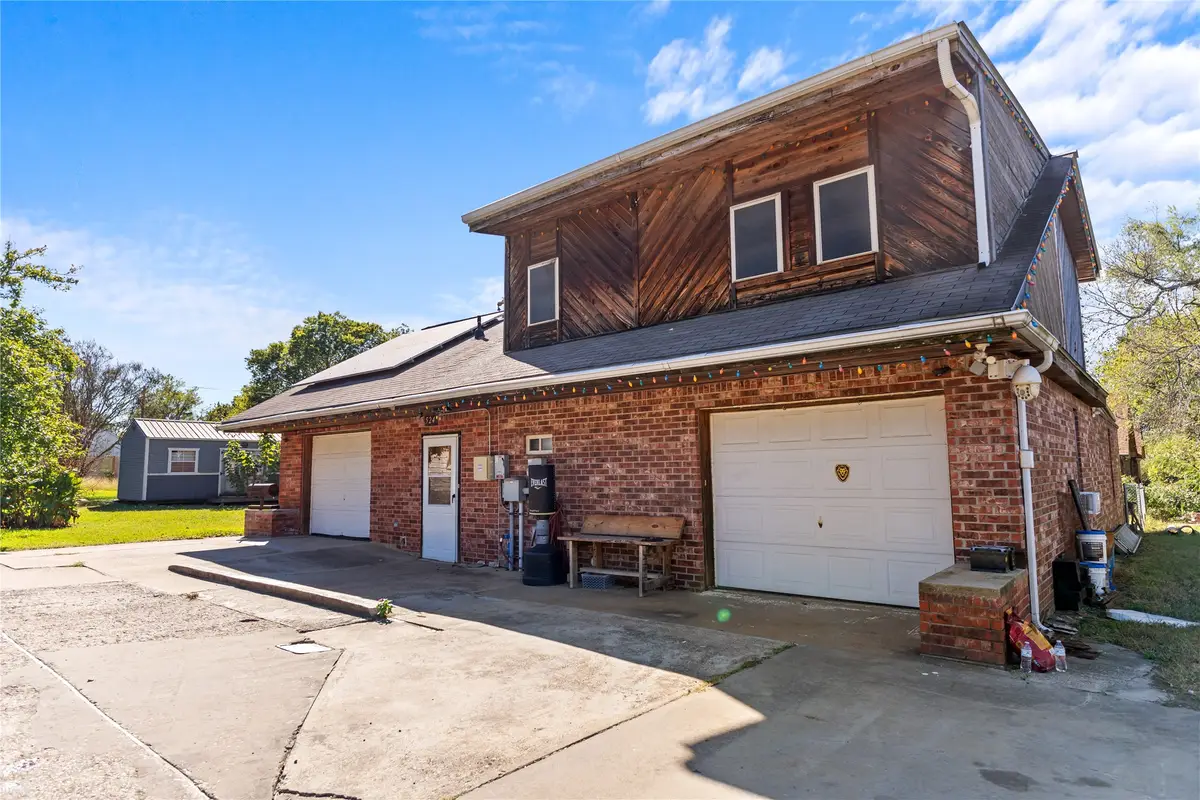 524 S Preston Street, Wolfe City, TX 75496 - #1