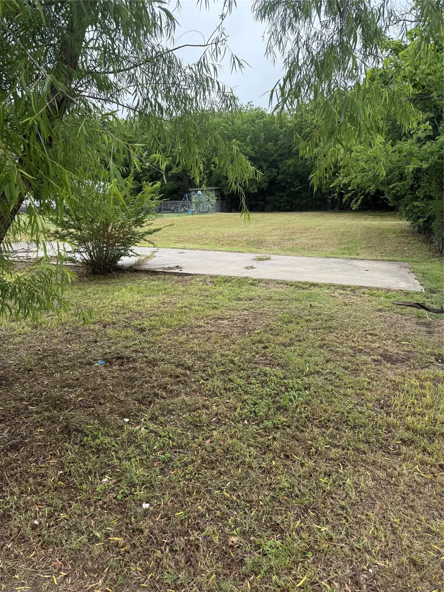 710 N Mason Street, Bowie, TX 76230 - #3