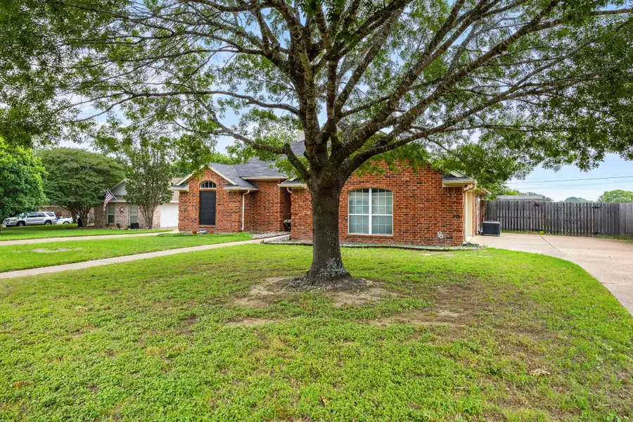 856 Tahoe Trail Drive, Hewitt, TX 76643 - #2