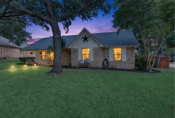 1405 Casa Linda Street, Ennis, TX 75119