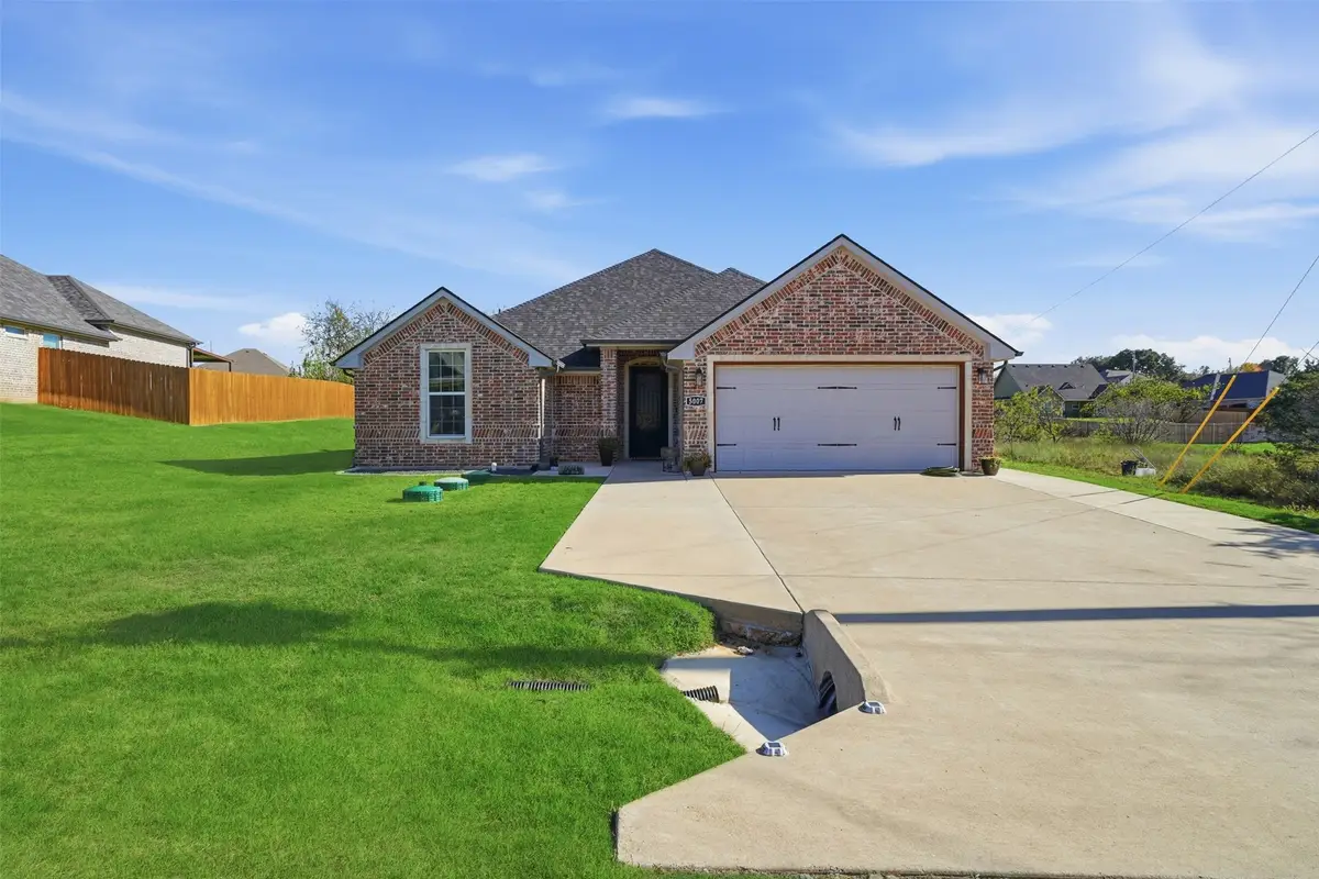 5007 Terlingua Drive, Granbury, TX 76048 - #1