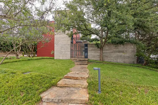 1810 Bermuda Street, Dallas, TX 75214