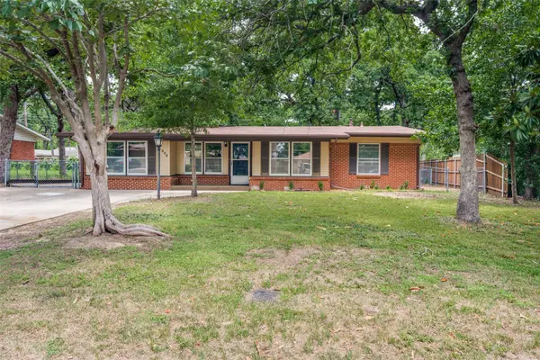 1305 W Lavender Lane, Arlington, TX 76013
