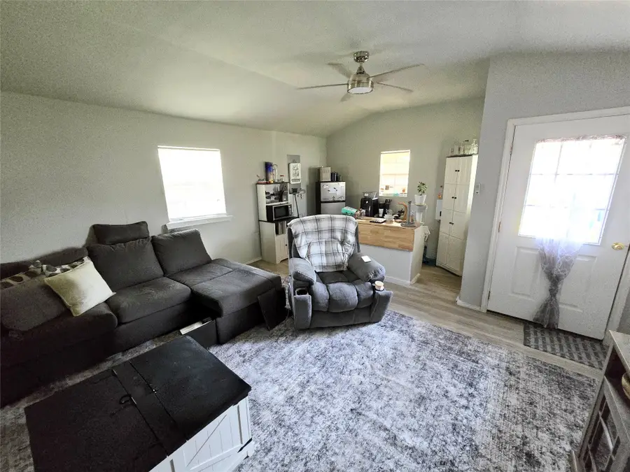 205 W Travis Street, Karnes City, TX 78118 - #3