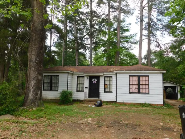 901 SE 2nd Street, Springhill, LA 71075