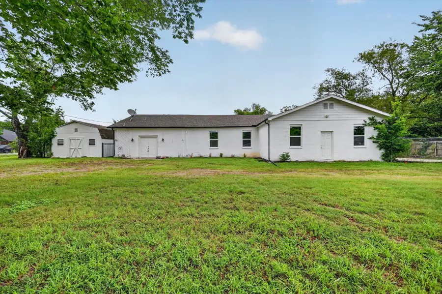 401 E Buffalo Street, Forney, TX 75126 - #2