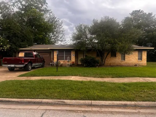 7904 Lazy Lane Road, North Richland Hills, TX 76180