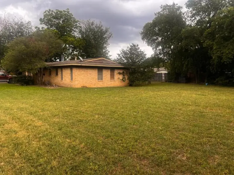 7904 Lazy Lane Road, North Richland Hills, TX 76180 - #2