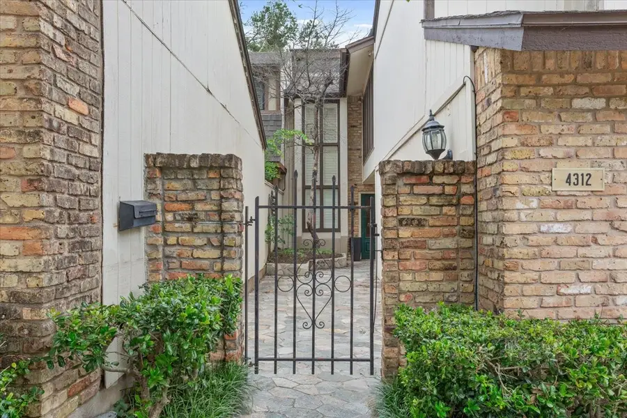 4312 Village Oak Drive, Waco, TX 76710 - #2