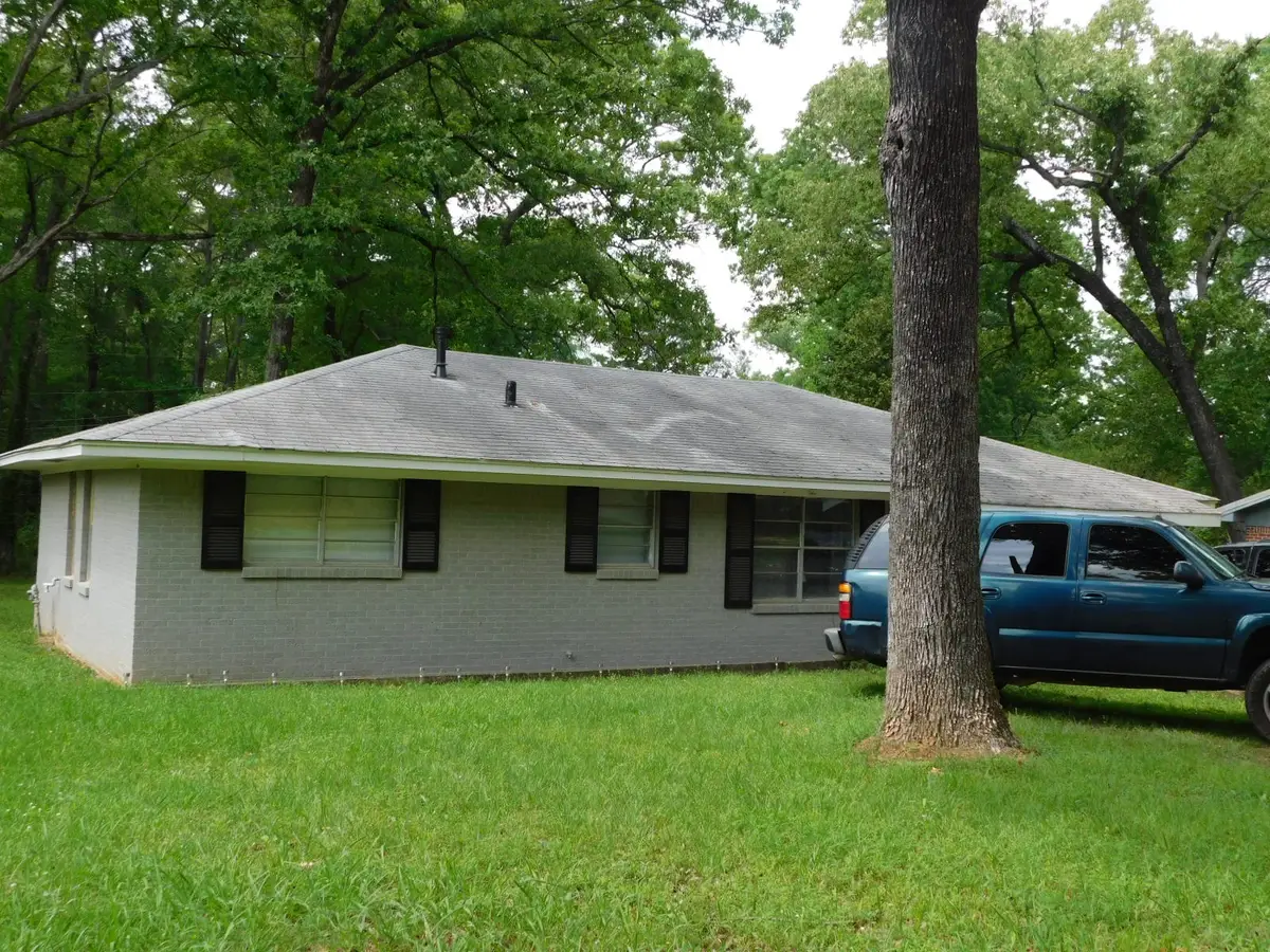 714 NE 5th Street, Springhill, LA 71075 - #1