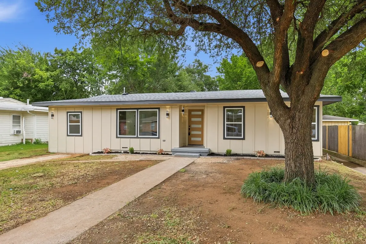 711 Drummond Drive, Arlington, TX 76012 - #1