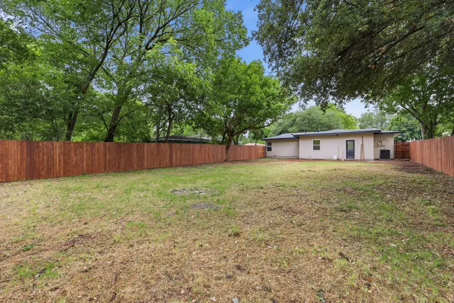 711 Drummond Drive, Arlington, TX 76012 - #2