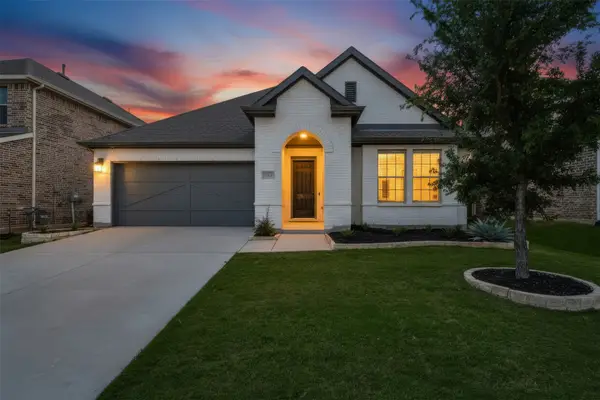 3720 Trail Creek Drive, Little Elm, TX 75068