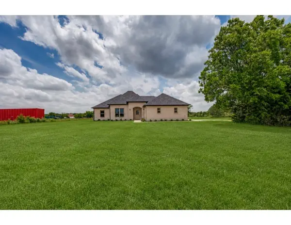 3712 County Road 1102, Celeste, TX 75423