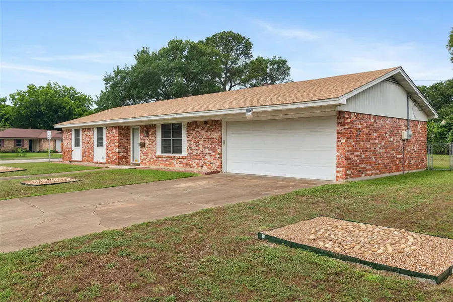 937 Patricia Street, Irving, TX 75060 - #3