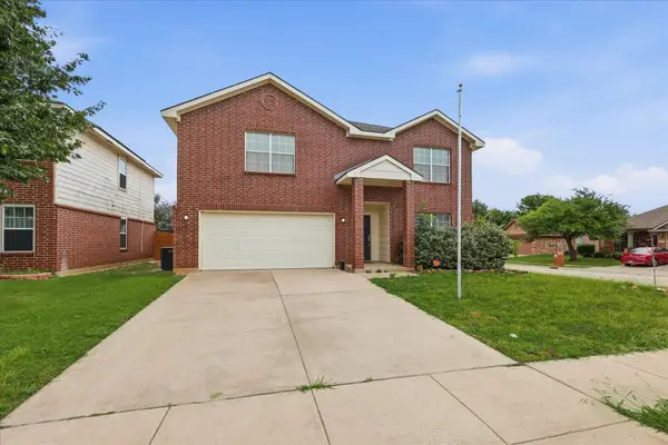 4957 Thorn Hollow Drive, Fort Worth, TX 76244
