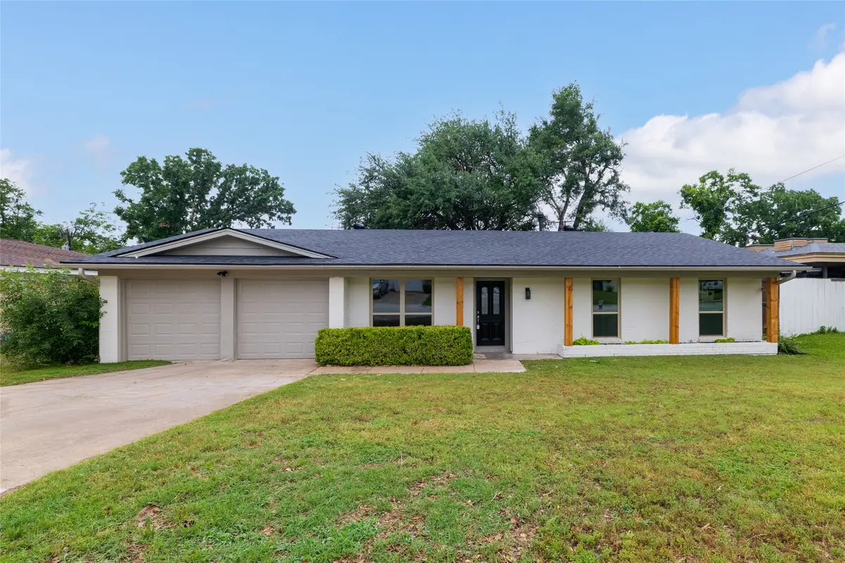 2004 York Drive, Edgecliff Village, TX 76134 - #1