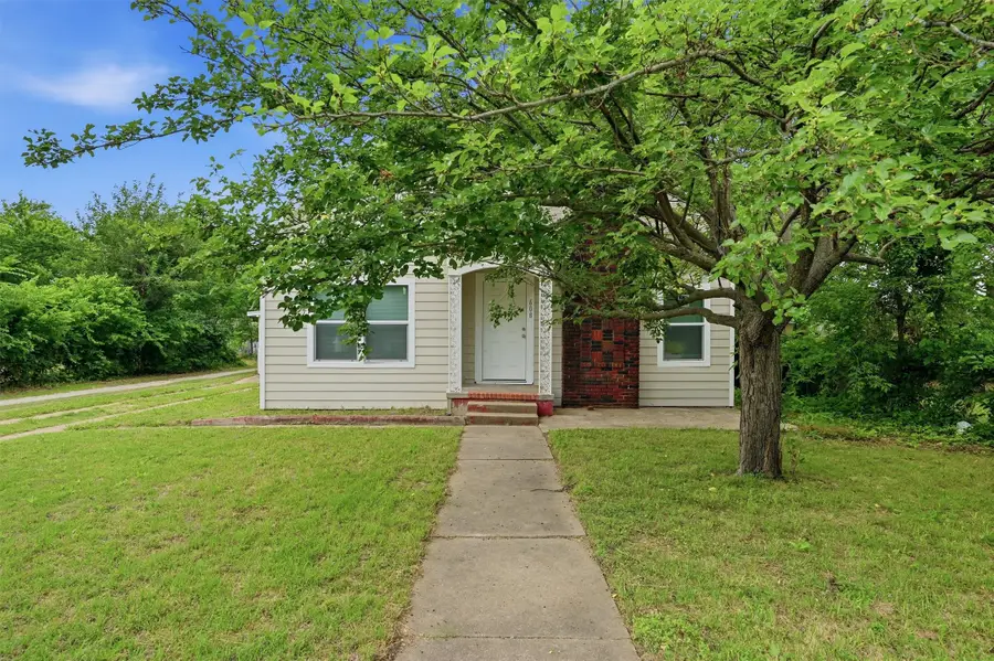 608 S Loving Avenue, Sherman, TX 75090 - #3