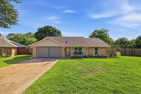 1003 Almond Court, Mansfield, TX 76063
