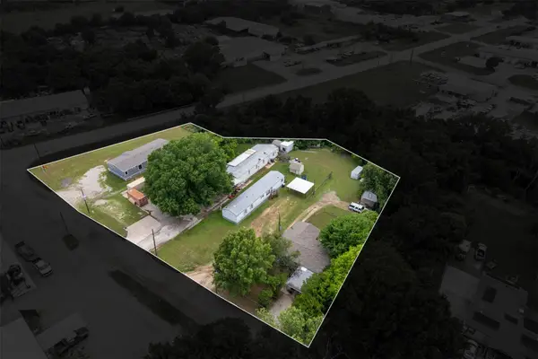 101-107 Syble Jean Drive, Burleson, TX 76028