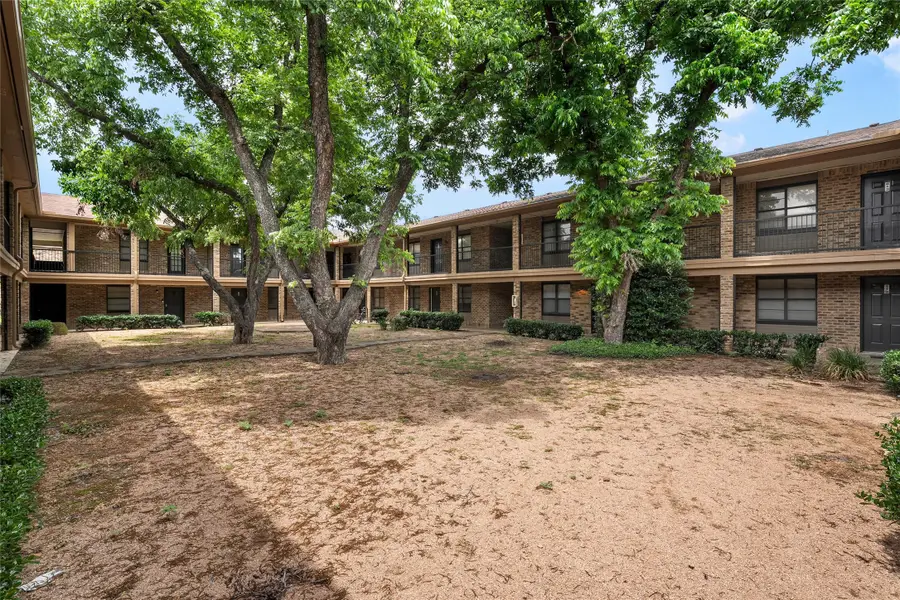 1421 S 12th Street #114, Waco, TX 76706 - #2
