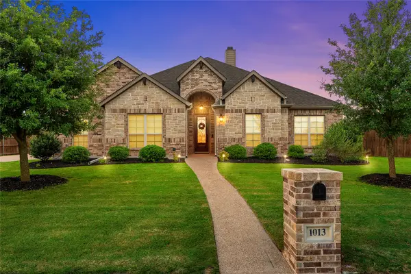 1013 Steamboat Drive, Hewitt, TX 76643