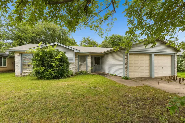 122 Cimarron Lane, Arlington, TX 76014