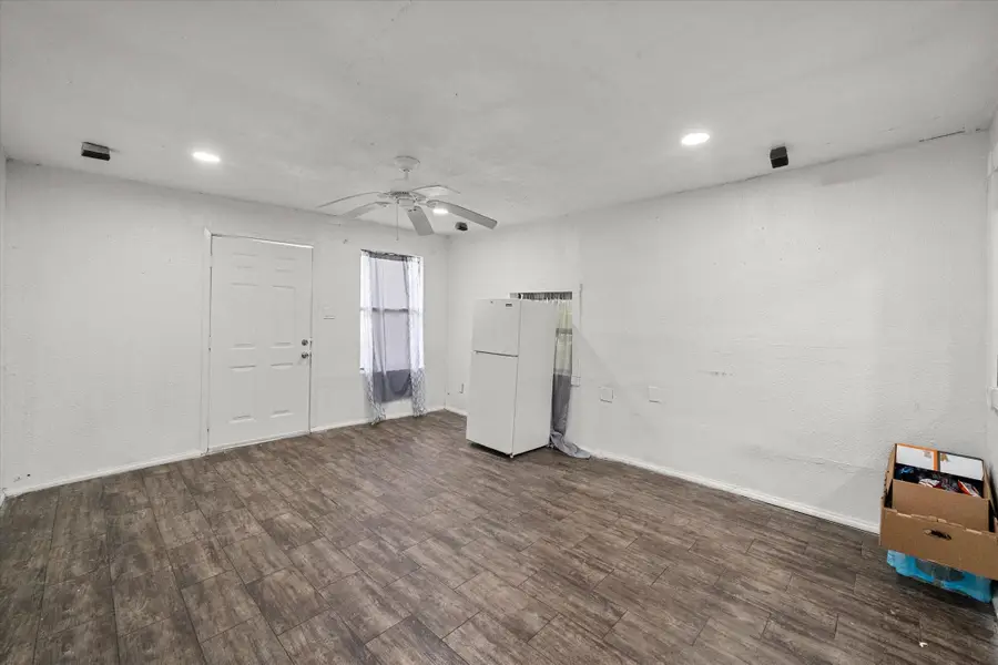 2118 W 12th Avenue, Corsicana, TX 75110 - #3