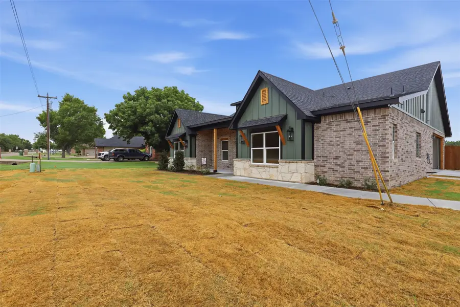 3201 Walnut Creek Parkway, Granbury, TX 76049 - #3