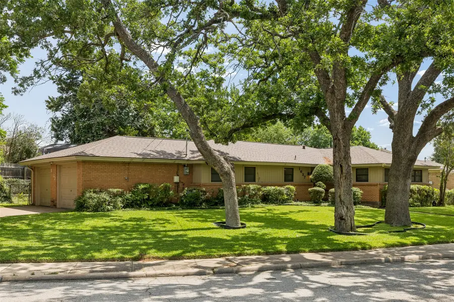 1637 Hendrix Drive, Irving, TX 75061 - #2