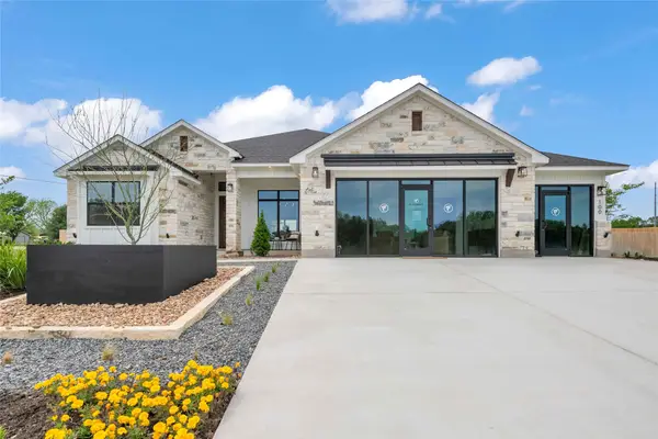100 Lasso Court, Lorena, TX 76655