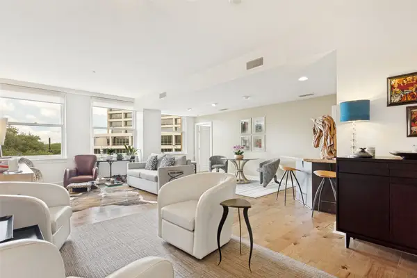 411 W 7th Street #305, Fort Worth, TX 76102