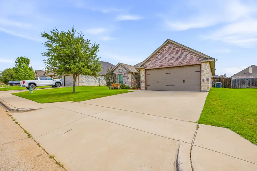 123 Donna Circle, Granbury, TX 76049 - #3