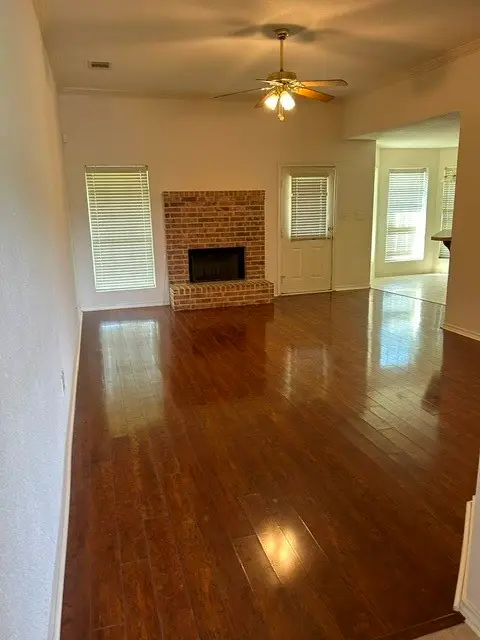 201 Wildcat Drive, Lacy Lakeview, TX 76705 - #2