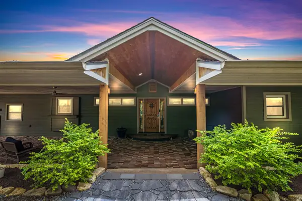 312 Mesquite Street, Glen Rose, TX 76043