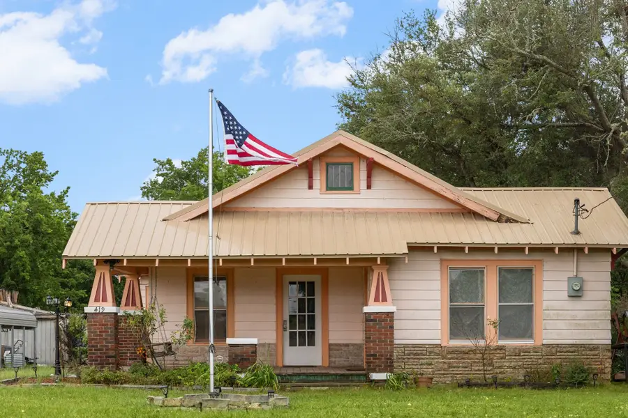 419 W Main Street, Pecan Gap, TX 75469 - #2