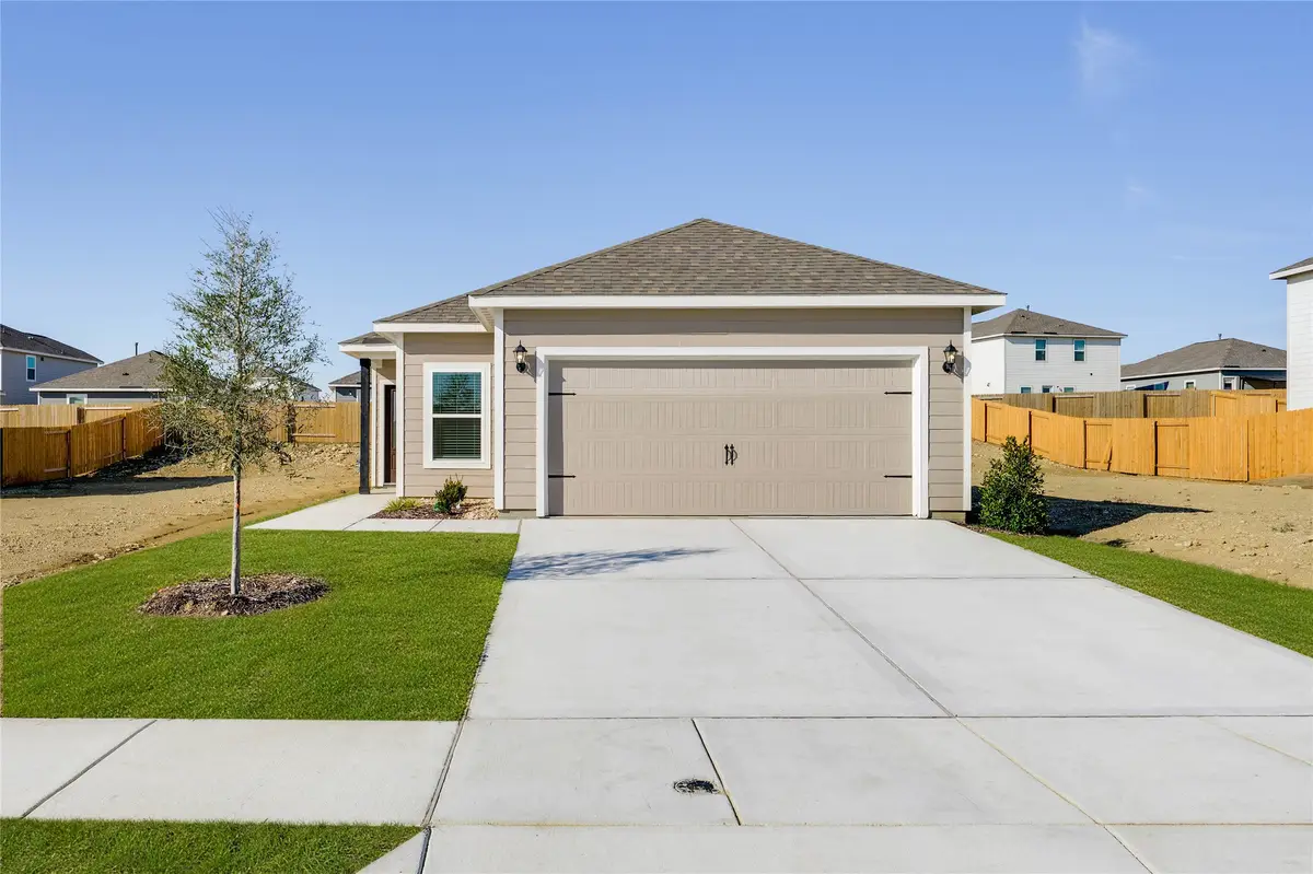 8425 White Wolf Trail, Ponder, TX 76259 - #1