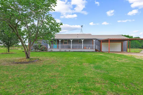 323 County Road 3804, Wolfe City, TX 75496