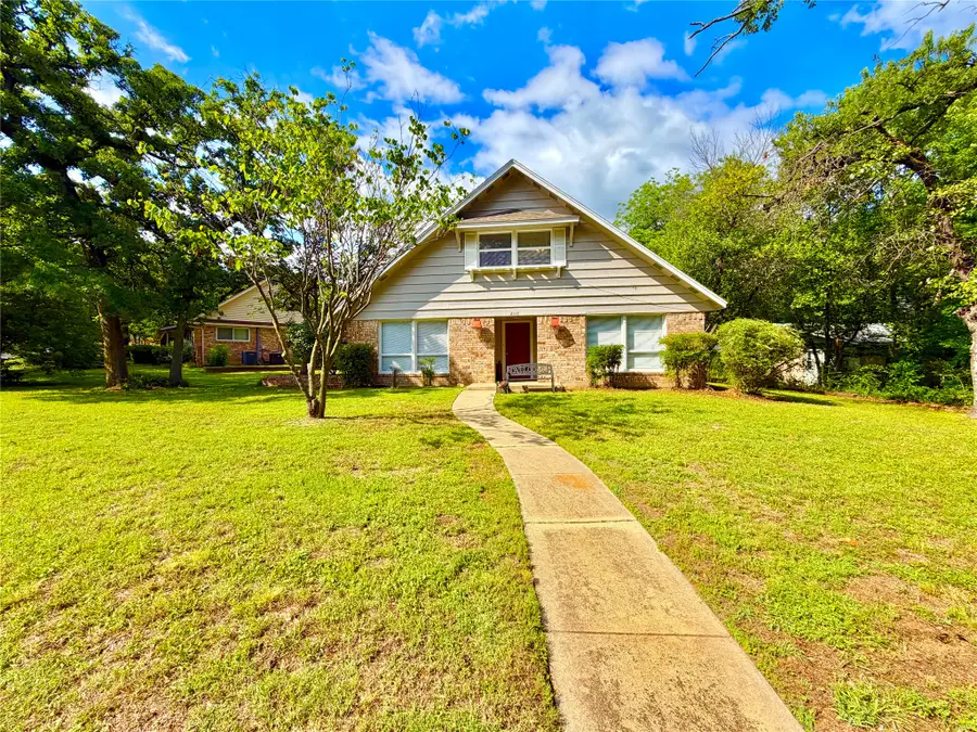2117 Foxcroft Circle, Denton, TX 76209 - #2