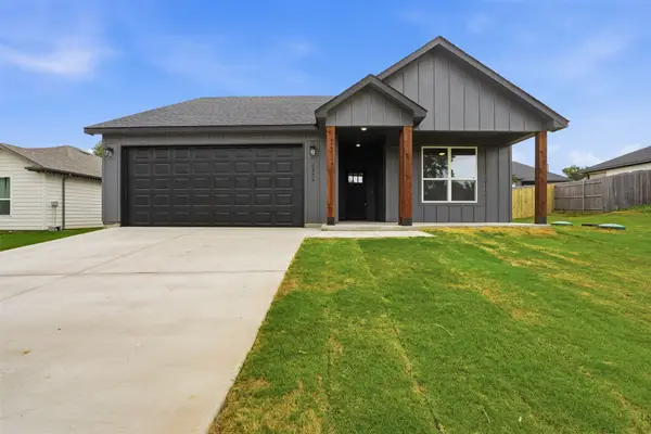 5423 Firewood Trail, Granbury, TX 76048
