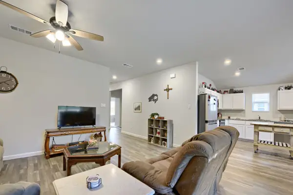 420 Jameson Street, Springtown, TX 76082