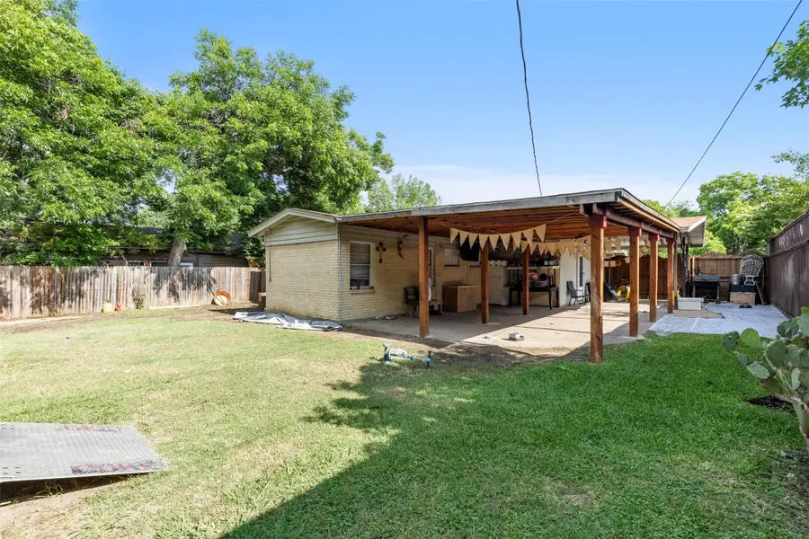 2211 Cloverdale Street, Arlington, TX 76010 - #2