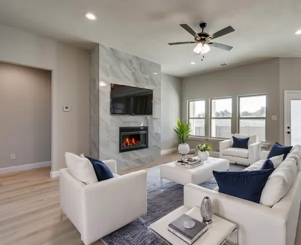 350 E Lamar Street, Palmer, TX 75152