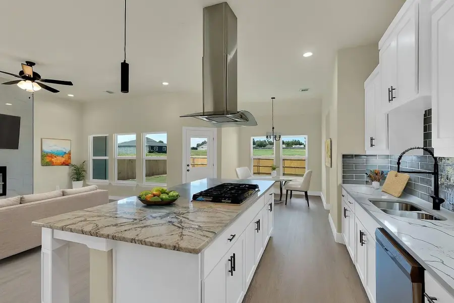 350 E Lamar Street, Palmer, TX 75152 - #2