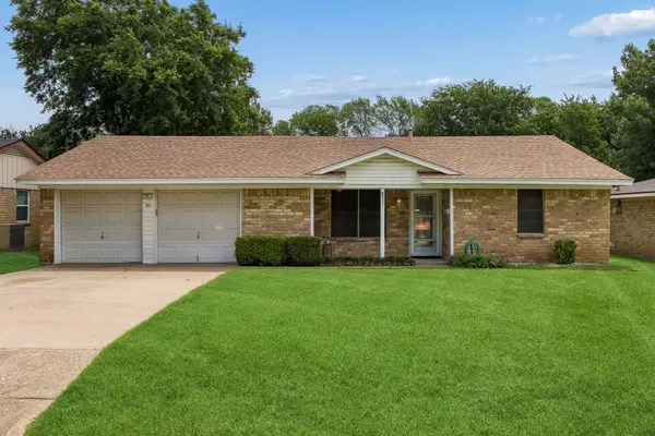 801 Broadway Avenue, Euless, TX 76040
