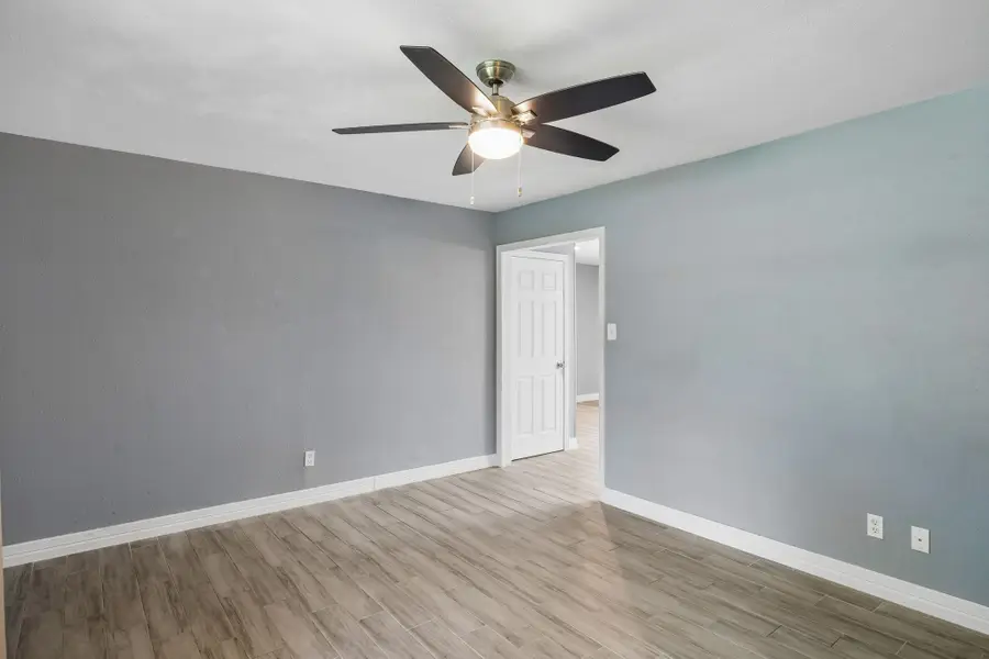 801 Broadway Avenue, Euless, TX 76040 - #3