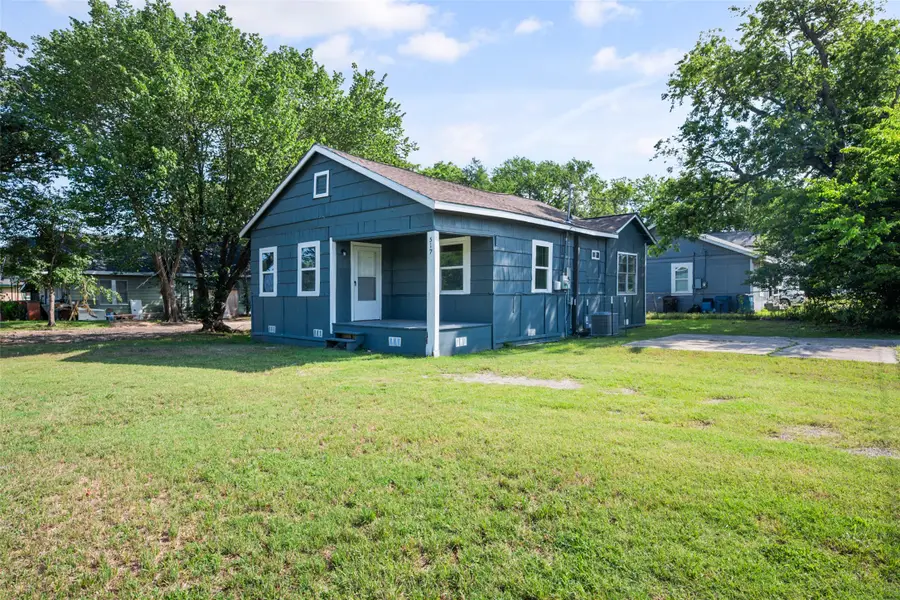 517 S 3rd Street, Corsicana, TX 75110 - #2