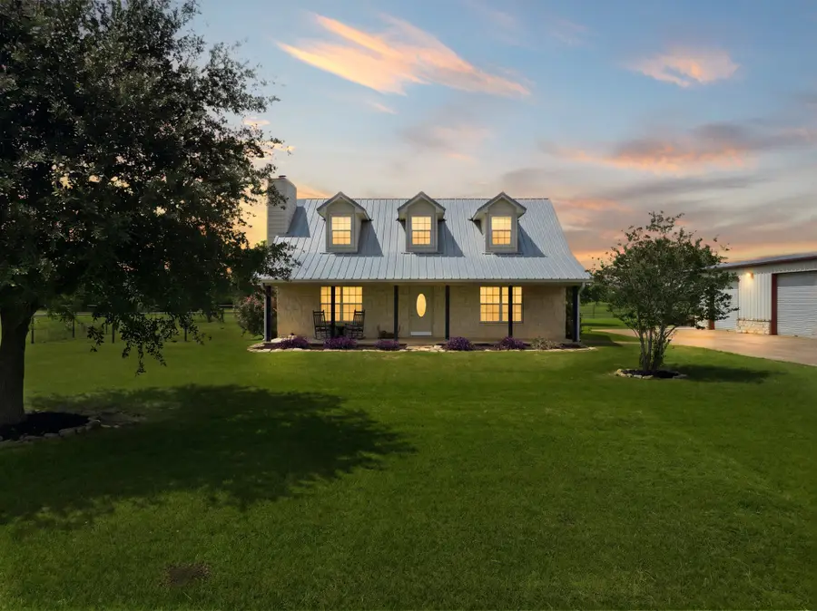 560 Meadow Lane, Crawford, TX 76638 - #2
